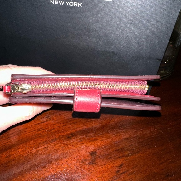 Coach Patent Leather Embossed Signature Corner Zip Medium Wallet - Picture 6 of 13